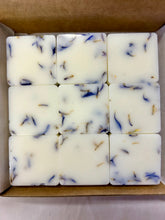 Load image into Gallery viewer, Relaxing Essential Oil Wax Melts