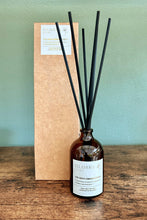 Load image into Gallery viewer, THE GENTLEMAN'S STUDY Fibre Reed Diffuser