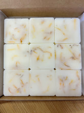 Load image into Gallery viewer, Uplifting Essential Oil Wax Melts