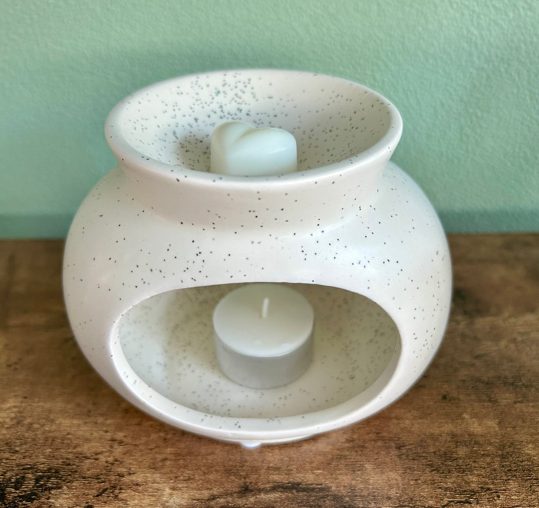 Cream speckled ceramic wax melter / oil burner