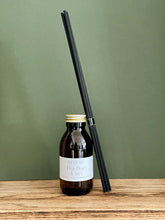 Load image into Gallery viewer, Dark Honey &amp; Spice Fibre Reed Diffuser
